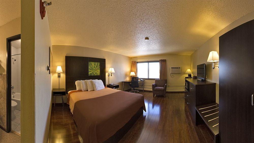 Ramada By Wyndham Minneapolis Hotel