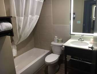 Ramada By Wyndham Minneapolis Hotel