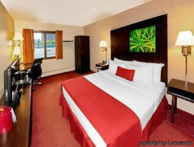 Ramada By Wyndham Minneapolis Hotel Golden Valley